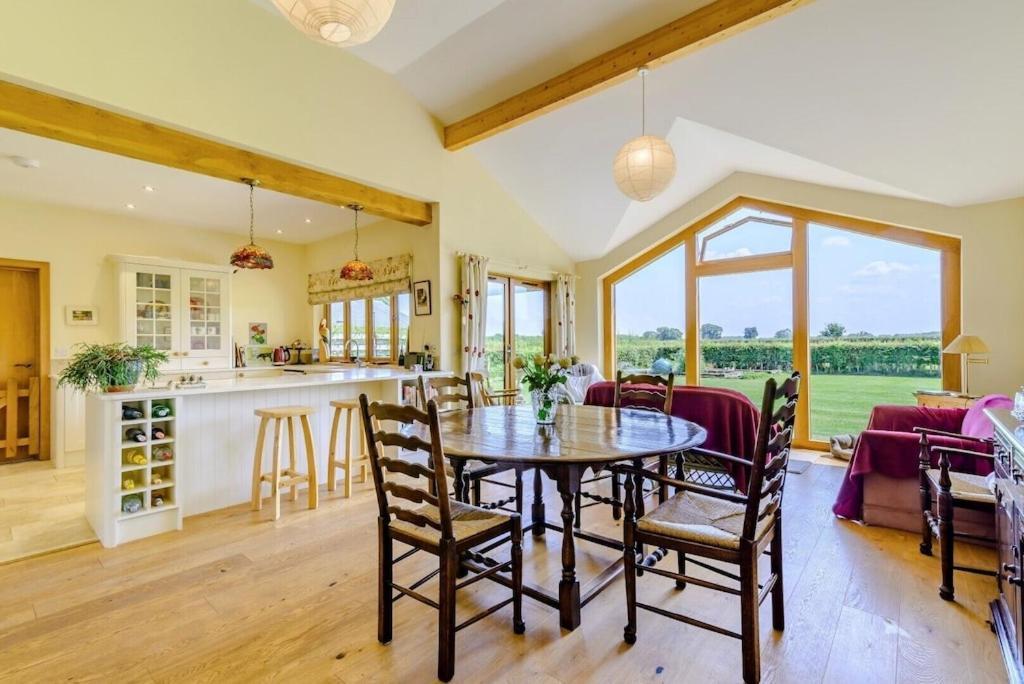 Peaceful Pretty Cottage With Fabulous Rural Views And Open Space. New Listing Bishop Monkton Экстерьер фото